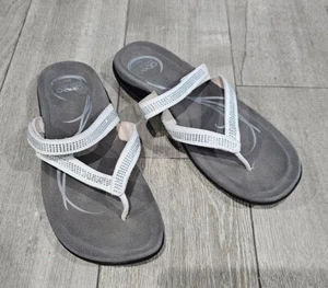 ABEO Women White Leather BIO Systems Mini Rhinestone Thong Sandals 11M - Picture 1 of 7