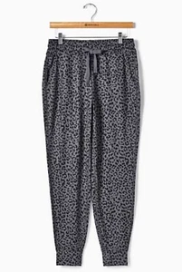 Thread & Supply | Junie Jogger en Leopardo Negro Carbón | Talla XS 🖤NUEVO CON ETIQUETAS🖤 - Imagen 1 de 5