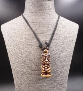 Collier mixte homme / femme avec pendentif Tiki - bijou maori Hawai Tahiti  - Foto 1 di 2