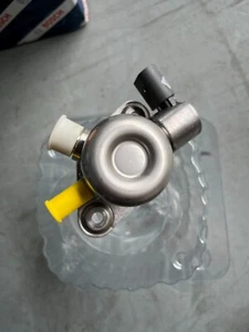 Bosch High Pressure Fuel Pump For Mercedes C E GLC W205 W213 X253 X204 M274 2.0L - Picture 1 of 4