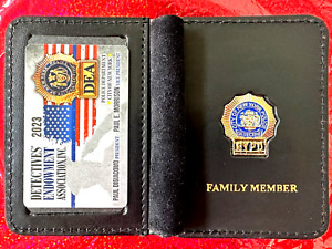 1 COLLECTIBLE  2023 DEA PBA  CARD AND LEATHER FAMILY MEMBER  WALLET