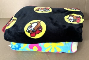 Lotto di 2 coperte da lancio in peluche super morbide Buc-ee's 50" x 70" - Foto 1 di 11