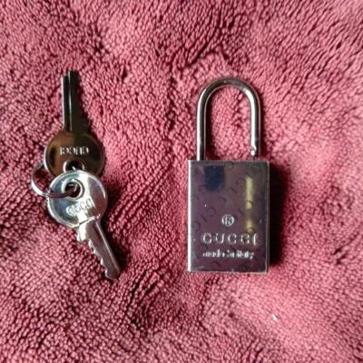 Nuovo lucchetto Gucci Cadena con chiave colore argento - Immagine 1 di 3