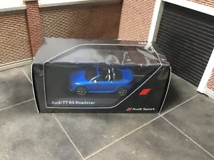 1:43 Audi TT RS Roadster Sport Mk3 RV/8S Blue Iscale IXO Diecast Car With Case - Picture 1 of 2