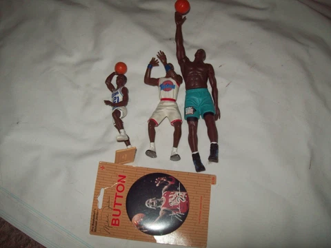 NBA Basketball Lot Michael Jordan Button NOC 3 figures SHAQ Michael & Richmond Cover