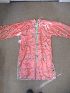 Bata kimono geisha de seda china vintage bordada flores y mariposas - Imagen 1 de 18