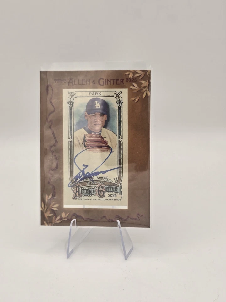 Mini Topps Allen & Ginter Chan Ho Park 2025 con marco automático #MA-CP Foto 1 de 2
