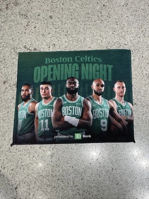 Toalla de rally noche de apertura Boston Celtics 2025 - vs 76’ers 23 de octubre de 2025 Foto 1 de 4