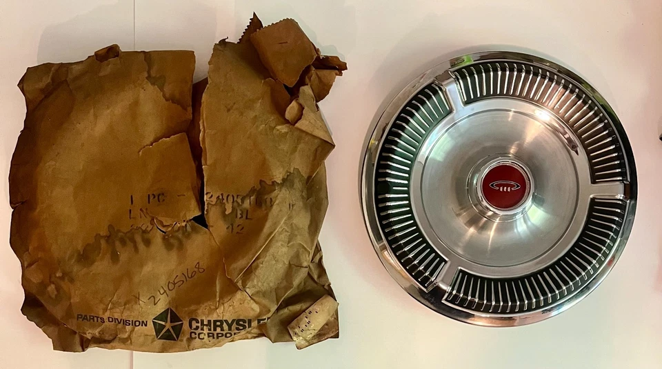 Nova capa de roda antiga para 1964 Chrysler Newport Models Mopar #2405168 - Imagem 1 de 1