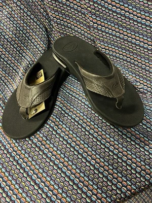 NOVO Tamanho 8 Sandálias Masculinas Reef Marrom Stealth Flip Flop com Abridor de Cerveja Garrafa - Imagem 1 de 4