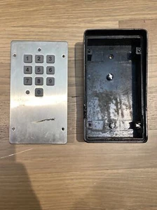 Heddolf Linear M330-KA 300MHz Wireless Keypad - Picture 1 of 3