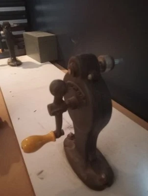 Par de rebobinados de película 16 mm par hierro fundido neumark. Trabajo bien Foto 1 de 3