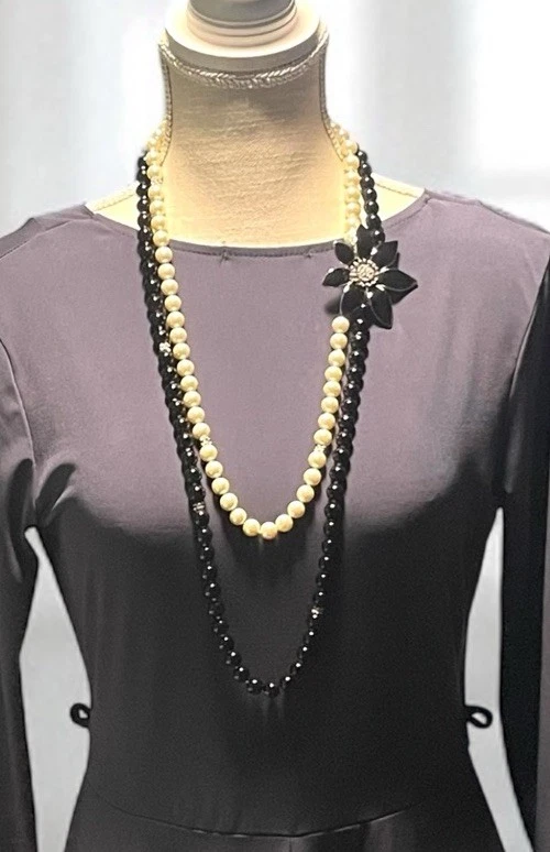 Vtg Talbots Double Strand Large Enamel Flower Faux Pearl/Black Bead Necklace-29" Foto 1 de 4