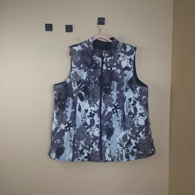 Chaleco Acolchado con Cremallera Completa D&CO en Gris Abstracto Floral Talla 2X Foto 1 de 4