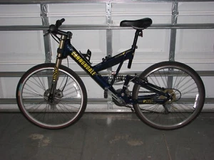 Vintage Cannondale Super V 700 Mountain Bike - Picture 1 of 9