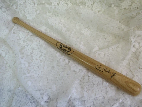 Louisville Slugger 125 - Cal Ripken Jr. 16 Inch Mini Baseball Wood Bat Cover