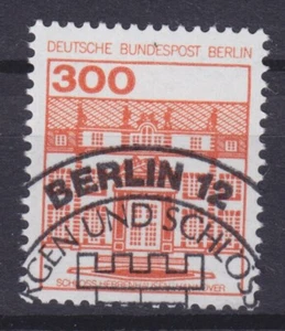 Berlin 1982 - Burgen & Schlösser Michel Nr. 677 zentrischer ESST Berlin + Gummi - Bild 1 von 1
