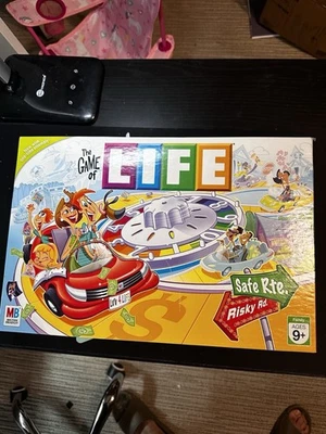 The Game of Life – 2007 Classic Edition – Complete with Extra Money and Cards - Image 1 of 4