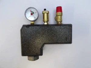 Viessmann Kessel-Sicherheitsgruppe bis 50kW Kleinverteiler mit Armaturen 7143779 - Picture 1 of 9