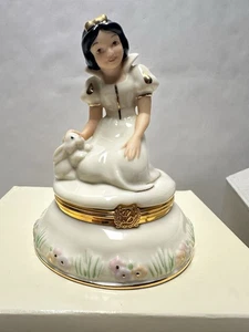 LENOX DISNEY SNOW WHITE TREASURE TRINKET HINGED BOX GOLD CHARM & COA - MINT - Picture 1 of 7
