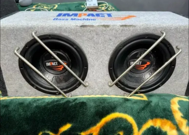 Doppio subwoofer auto impact  - Immagine 1 di 1