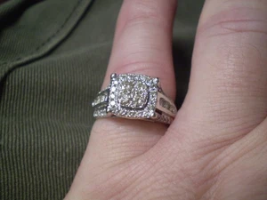 10K White Gold Ladies 54 Diamond Cluster Ring       3.9 grams - Picture 1 of 6