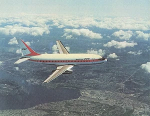 Foto Vintage Boeing 737 Passeggero Aereo In Volo Lago Aeroporto Città Nuvole - Foto 1 di 1