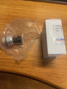 Engine Oil Pressure Sensor GM OEM 12677836 for Chevrolet, GMC, New in Package - Picture 1 of 1