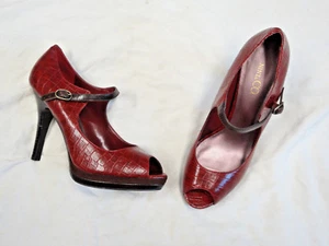 Nine & Co. Dk. Red textured leather   Size 8 1/2   Adjustable Buckle - Picture 1 of 3