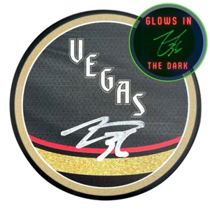 Logan Thompson firmato Las Vegas Golden Knights retrò Glow in the Dark Puck COA IGM - Foto 1 di 7
