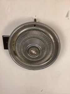 1970 1974 1975 Chevrolet Blazer Chevelle Jimmy Suburban C10 C20 Hubcap 15" - Picture 1 of 2