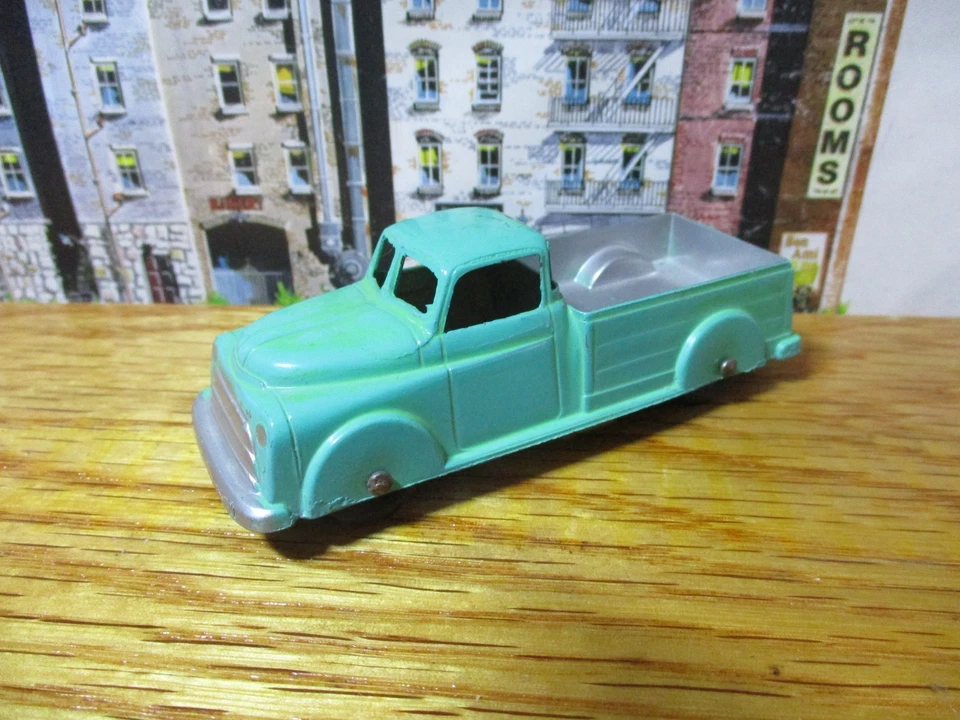 Vintage 1950s Tootsietoy Diecast Green Pick Up Truck 4''L~EXCELLENT - Image 1 of 4