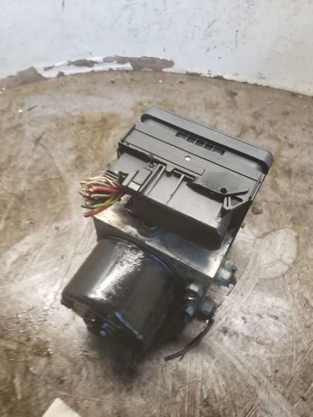 Bomba de pieza de freno antibloqueo 5 cilindros tracción delantera compatible con 05-06 VOLVO SERIE 40 1113909 Foto 1 de 4