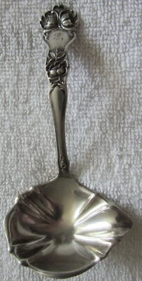 Cucharón de salsa Manchester Baker patrón de amapola D con boquilla para verter Foto 1 de 2