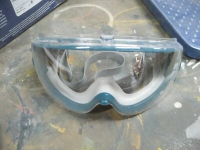 Gafas sigilosas UVEX S39610C, lente XTR transparente antiniebla extrema, marco verde azulado/gris Foto 1 de 2