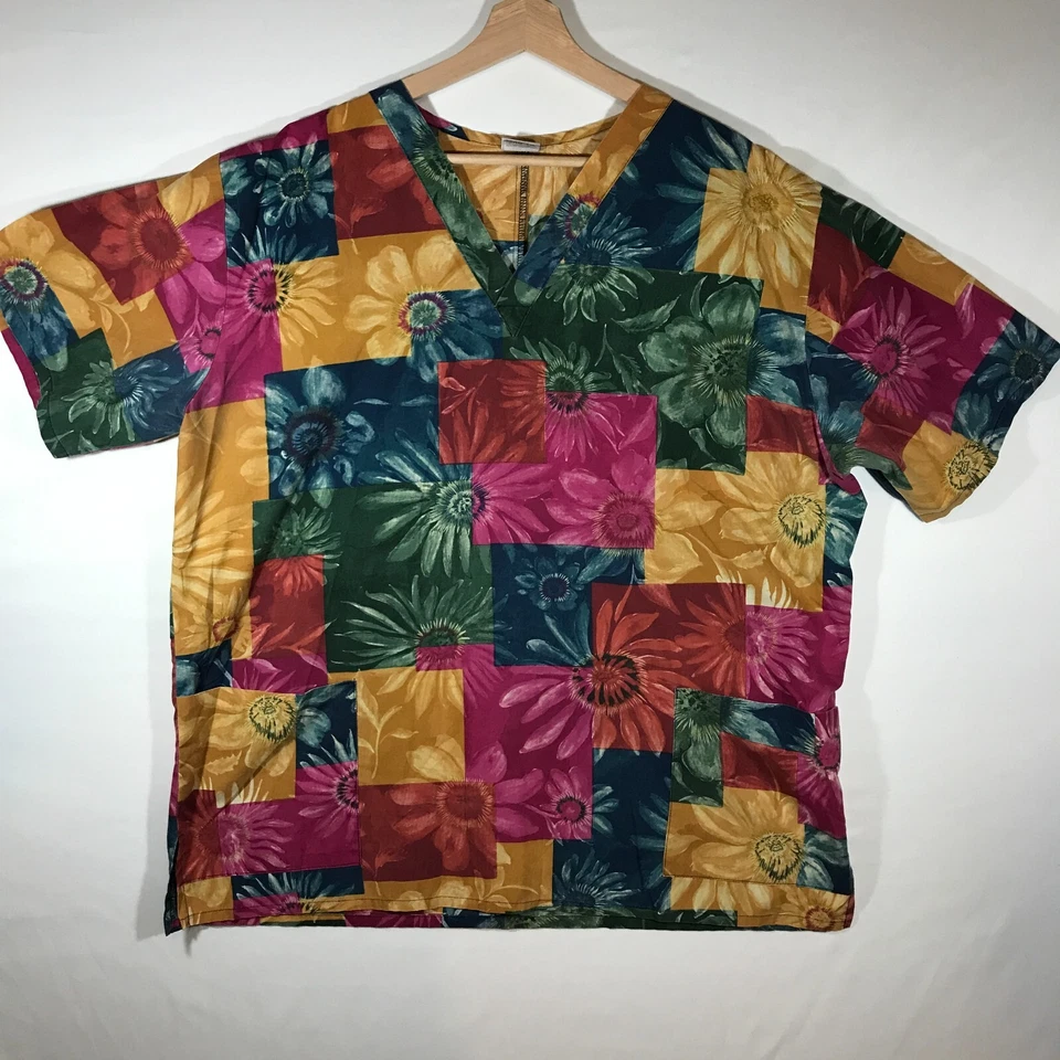 Blusa Médica Barco Para Mujer X-Large Multicolor Estampado Floral Retazos Manga Corta Foto 1 de 4