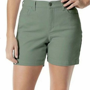 Gloria Vanderbilt Size 8 Shorts for 