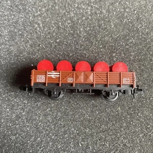 Trix N Gauge 5 Plank Wagon with Barrell Load Used In Lovely Condition - Picture 1 of 4