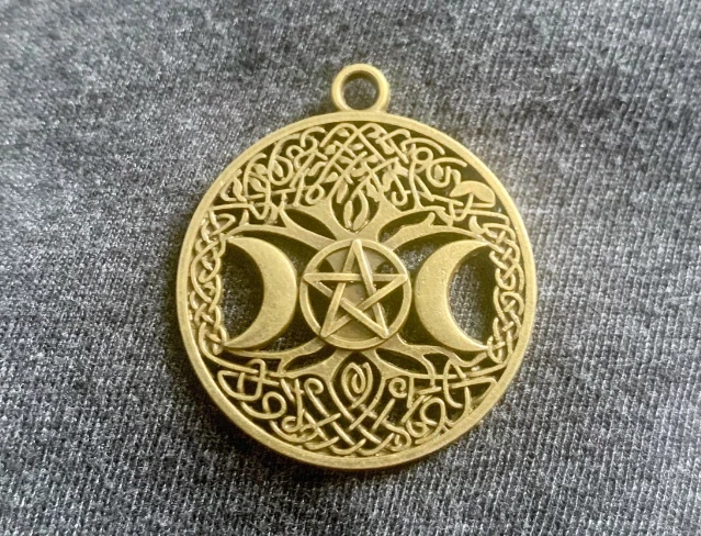 Protection Evil Eye Metaphysical Pendant Wicca Pagan Modern Alchemy Ritual Magic - Image 1 of 2