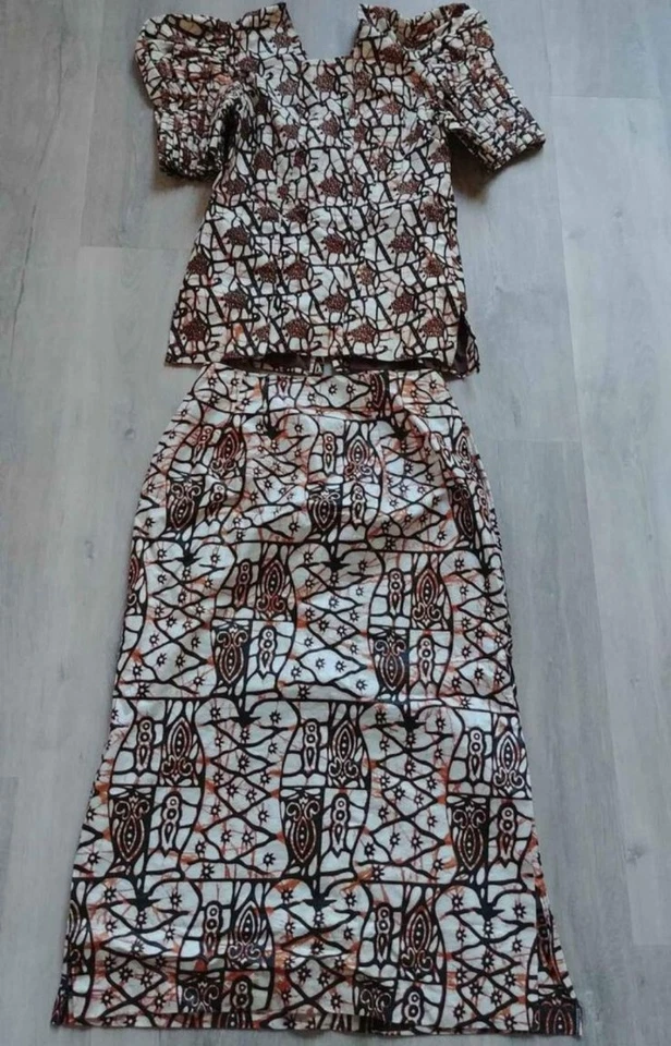 Traditional African clothing, women's blouse and skirt size xs-small. Zipper  - Image 1 of 4