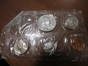 1957 U.S. Mint Philadelphia Silver Proof Set - Picture 1 of 7