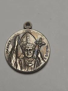 VINTAGE RELIGIOUS CHARM - Picture 1 of 4