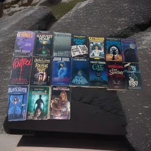 HUGE Lot of 17 Stephen King A Few 1st Edition’s Paperbacks Vintage Rare Books - Foto 1 di 24