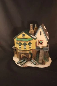 Dept 56 "The Grapes Inn" - Picture 1 of 4