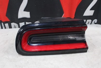 Luz trasera del lado del conductor Dodge Challenger LH 2015-2020 68174069-AC #090530-34C Foto 1 de 3