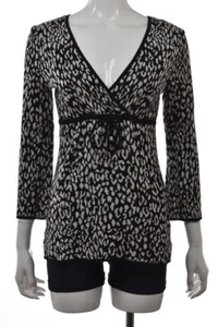 Suéter para mujer Michael Michael Kors talla XS negro estampado animal cuello en V camisa - Imagen 1 de 4