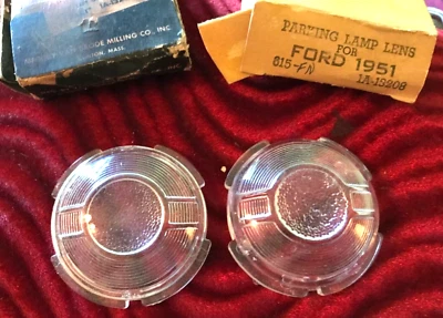 Lente de lámpara de estacionamiento NORS 1950 1951 Ford Custom Deluxe caja de zapatos de plástico Foto 1 de 4