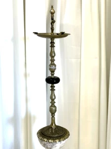 A vintage / antique style, metal ashtray - Picture 1 of 4