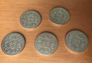 SET DI 5 MONETE IN METALLO / SET OF 5 METAL COINS - ORO - MITI ARTURIANI Re Artù - Foto 1 di 3