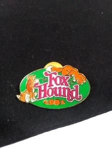 Disney Fotoball # 28 "The Fox & The Hound" Pin - Picture 1 of 2